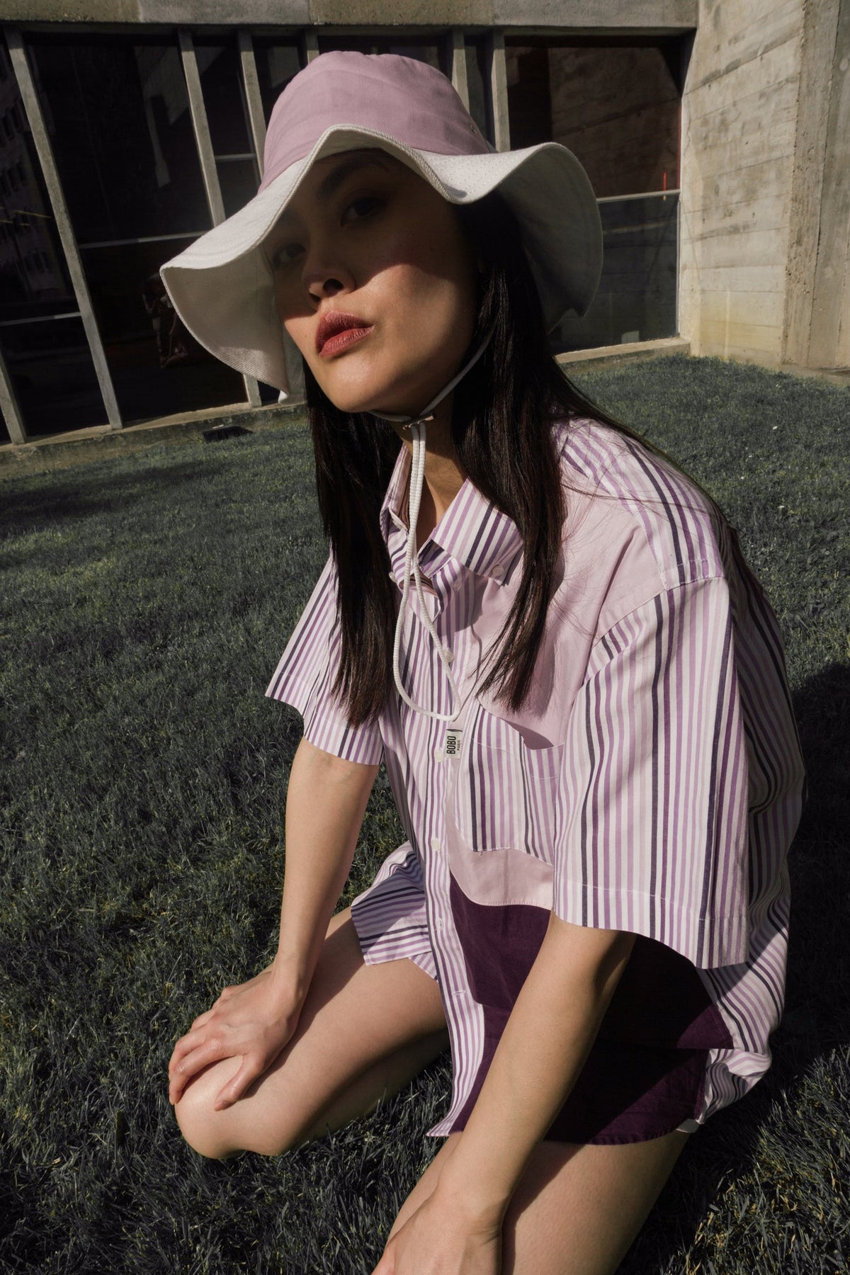 Bob Oasis Lilas, vue d'ensemble, portée de face, il a été confectionné en plein coeur de Casablanca dans un atelier à taille humaine