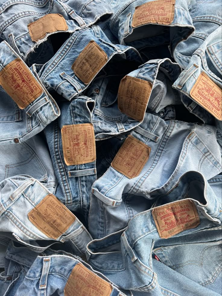 Pourquoi l’upcycling de jean est l’avenir de la mode ?