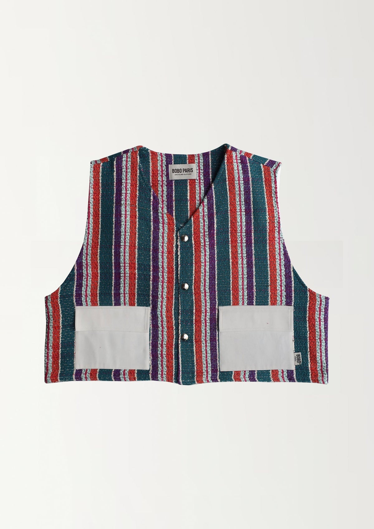 Gilet en tweed Véra, porté en mouvement, le gilet Véra est légèrement crop-top et a une coupe loose